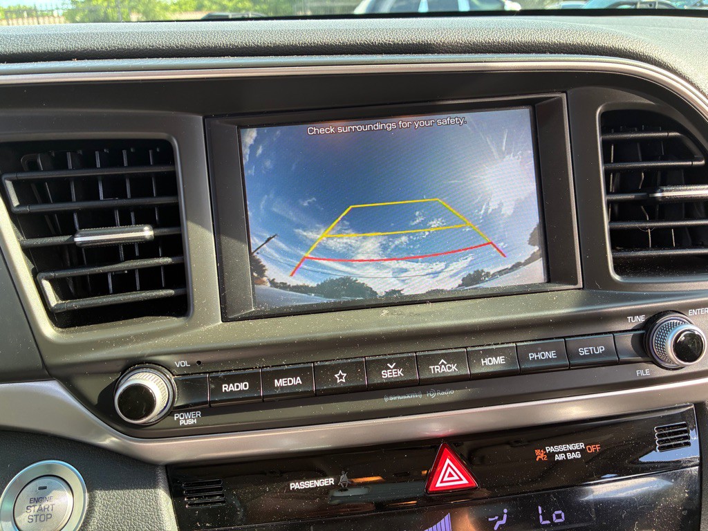 2019 Hyundai Elantra Image 19