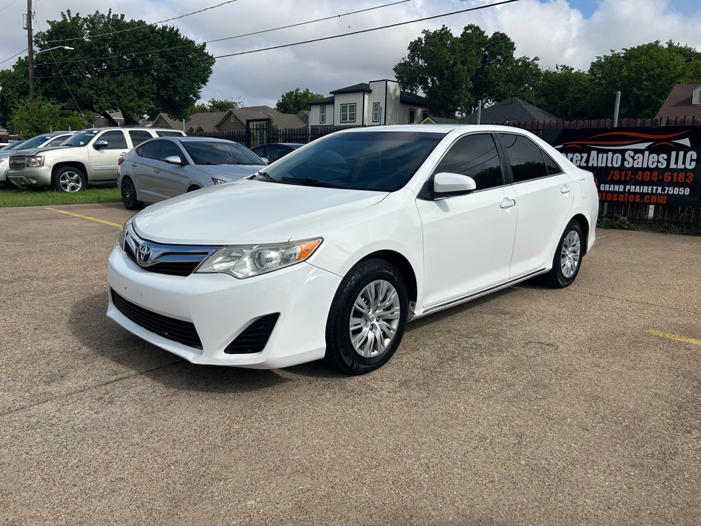 2014 Toyota Camry Image 3