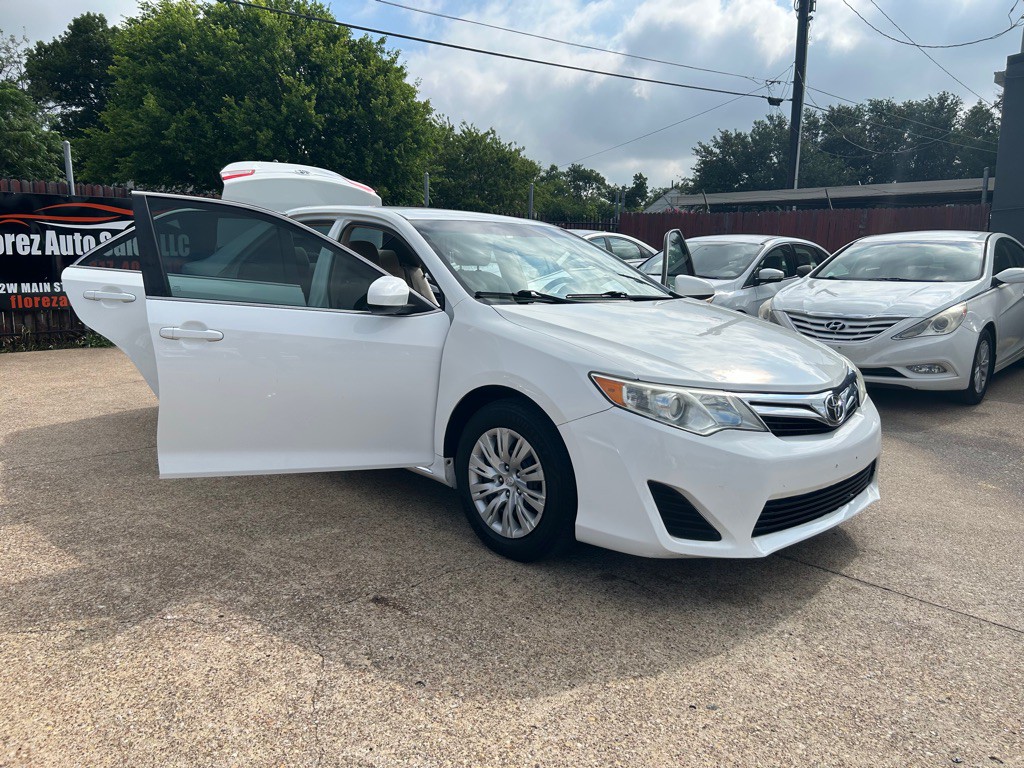 2014 Toyota Camry Image 7