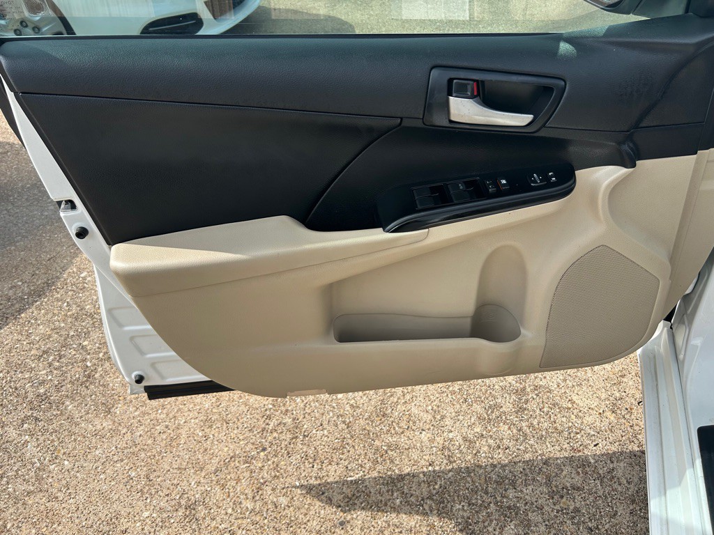 2014 Toyota Camry Image 13