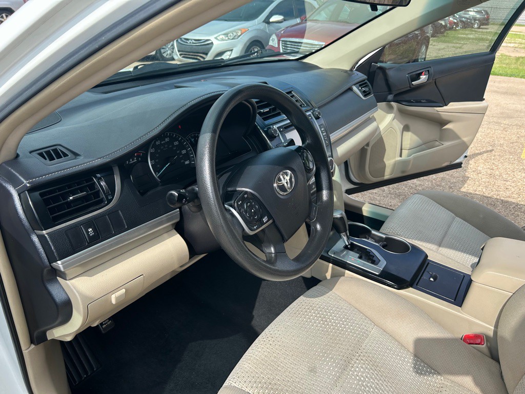 2014 Toyota Camry Image 14