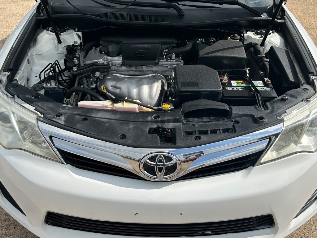 2014 Toyota Camry Image 28
