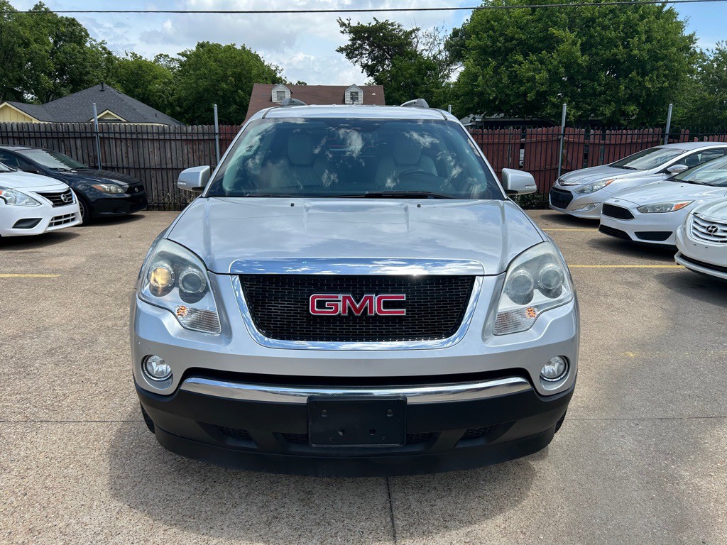 2010 GMC Acadia Image 2