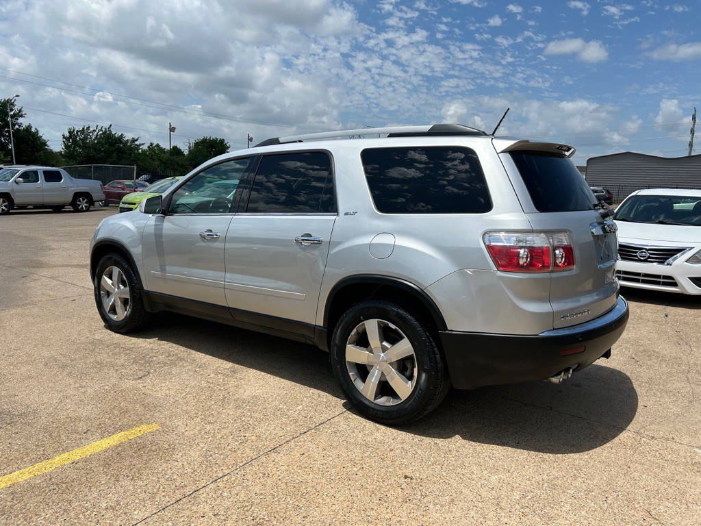 2010 GMC Acadia Image 4