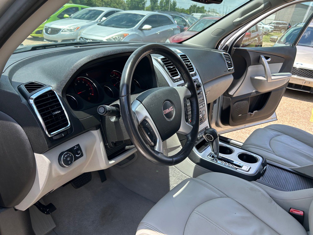 2010 GMC Acadia Image 14