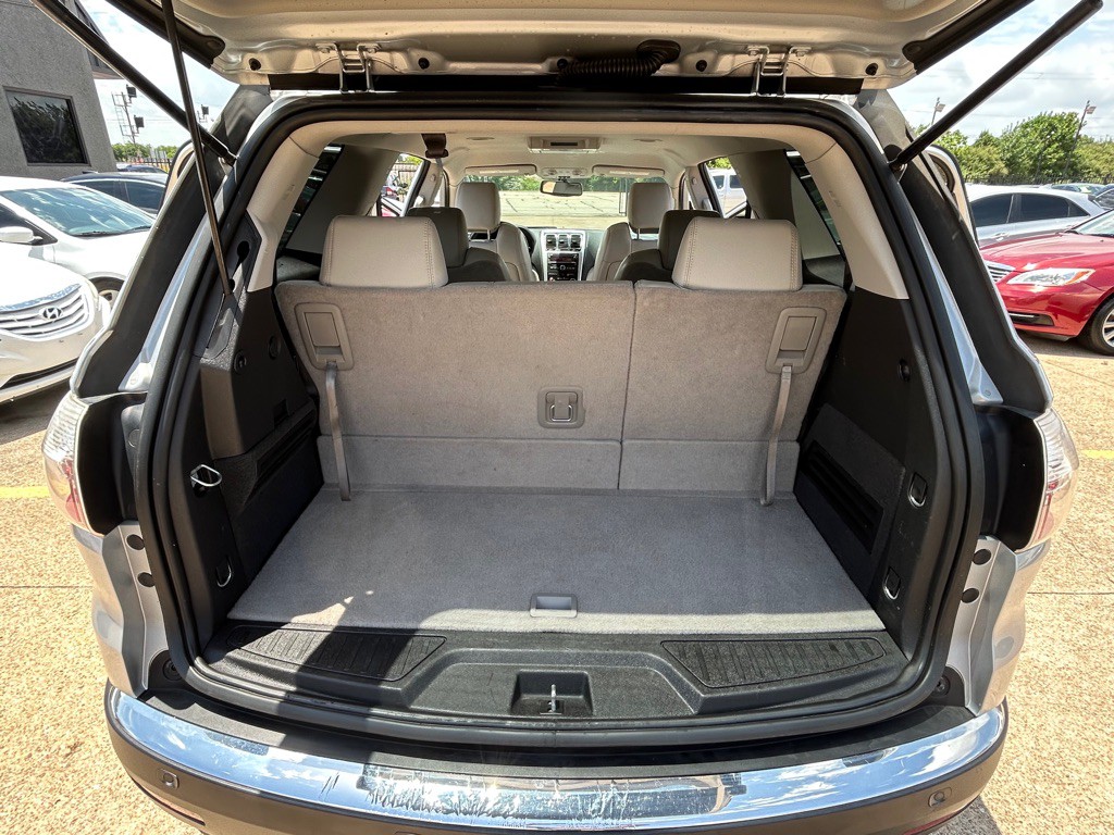 2010 GMC Acadia Image 18