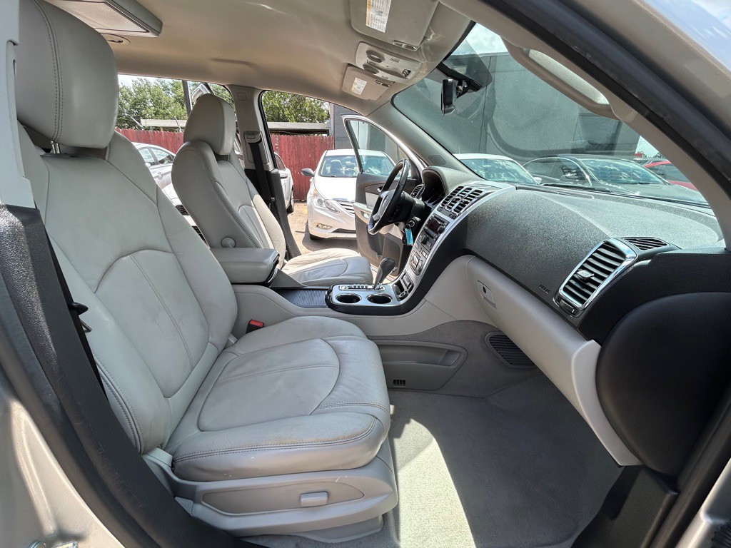 2010 GMC Acadia Image 20