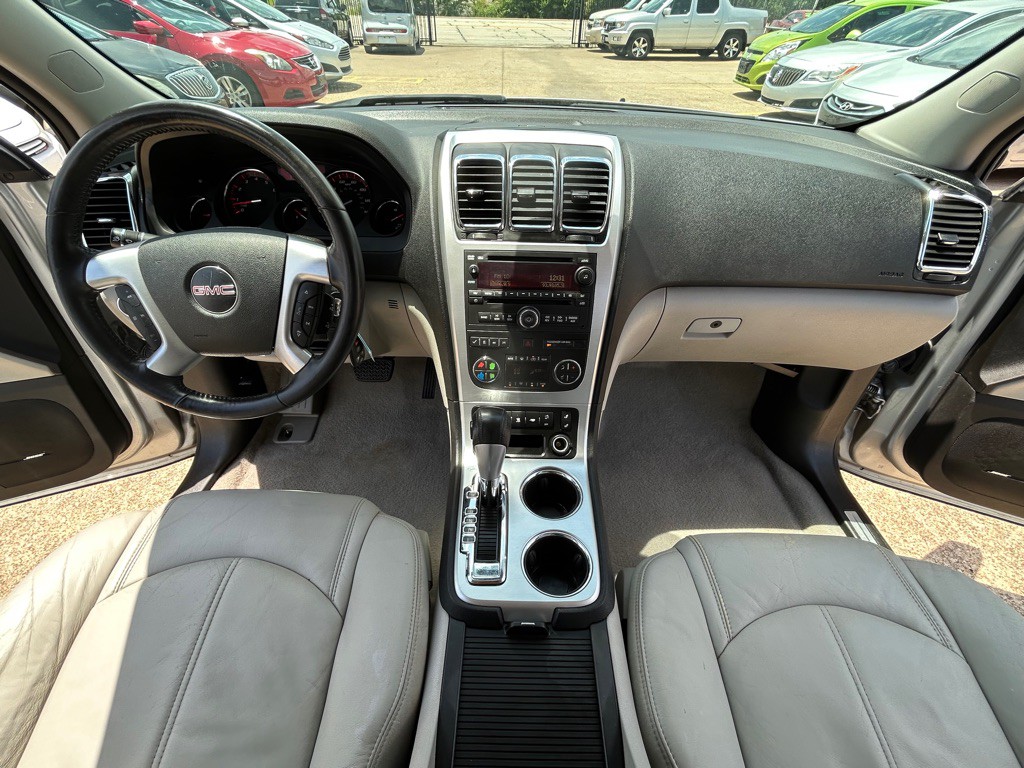 2010 GMC Acadia Image 22