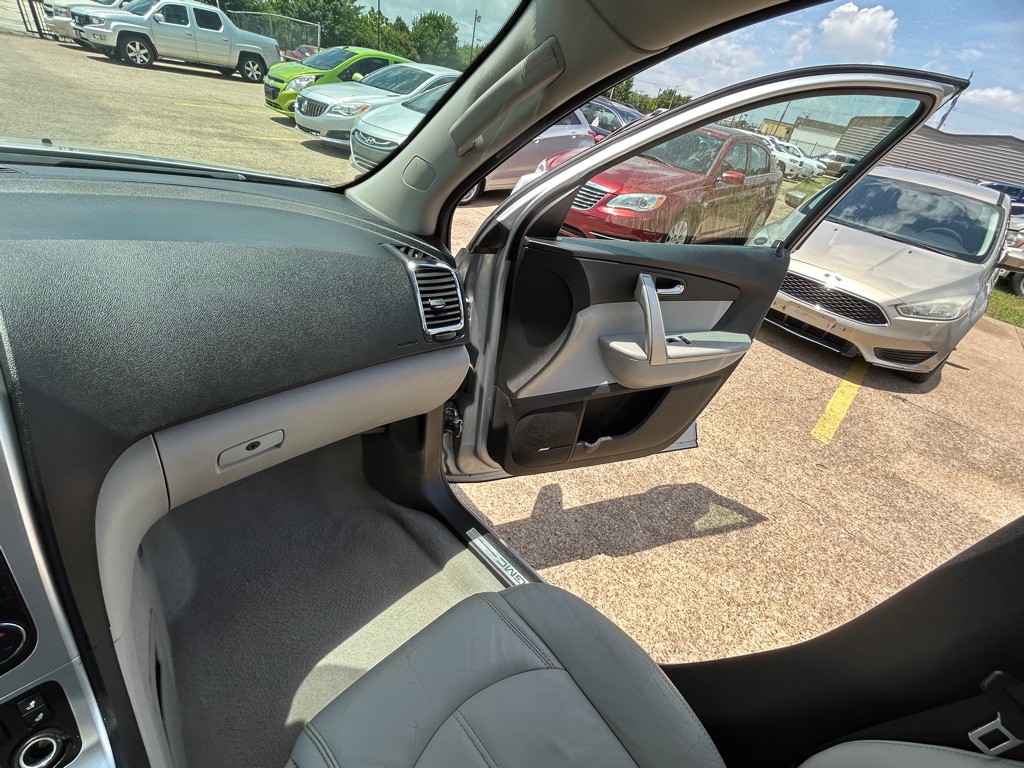 2010 GMC Acadia Image 23