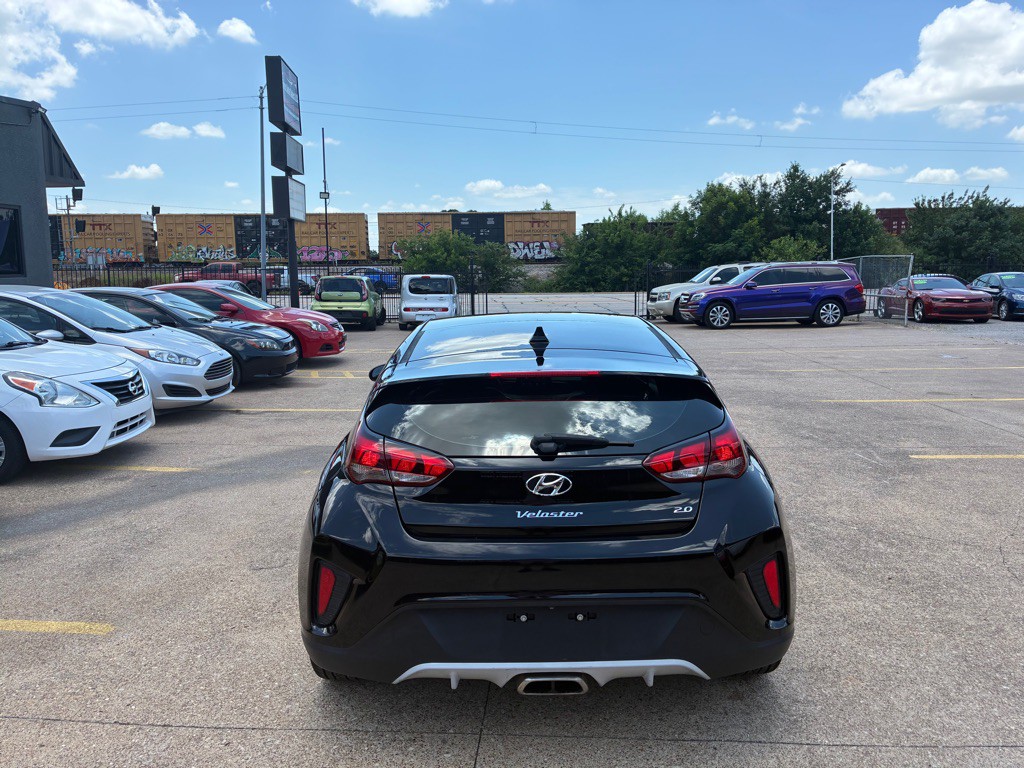 2020 Hyundai Veloster Image 5