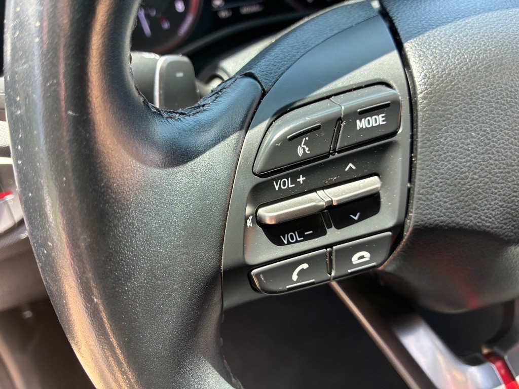 2020 Hyundai Veloster Image 22