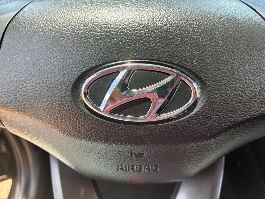 2020 Hyundai Veloster Image 23