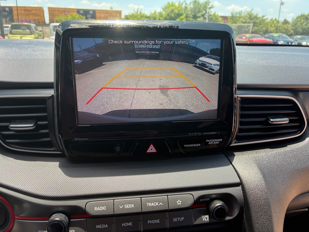 2020 Hyundai Veloster Image 25