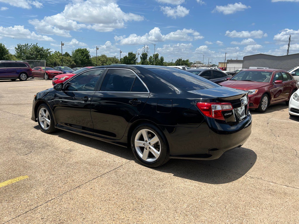 2014 Toyota Camry Image 4