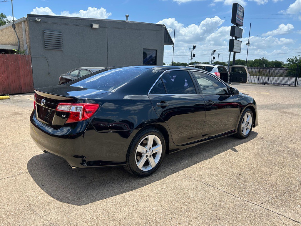 2014 Toyota Camry Image 7