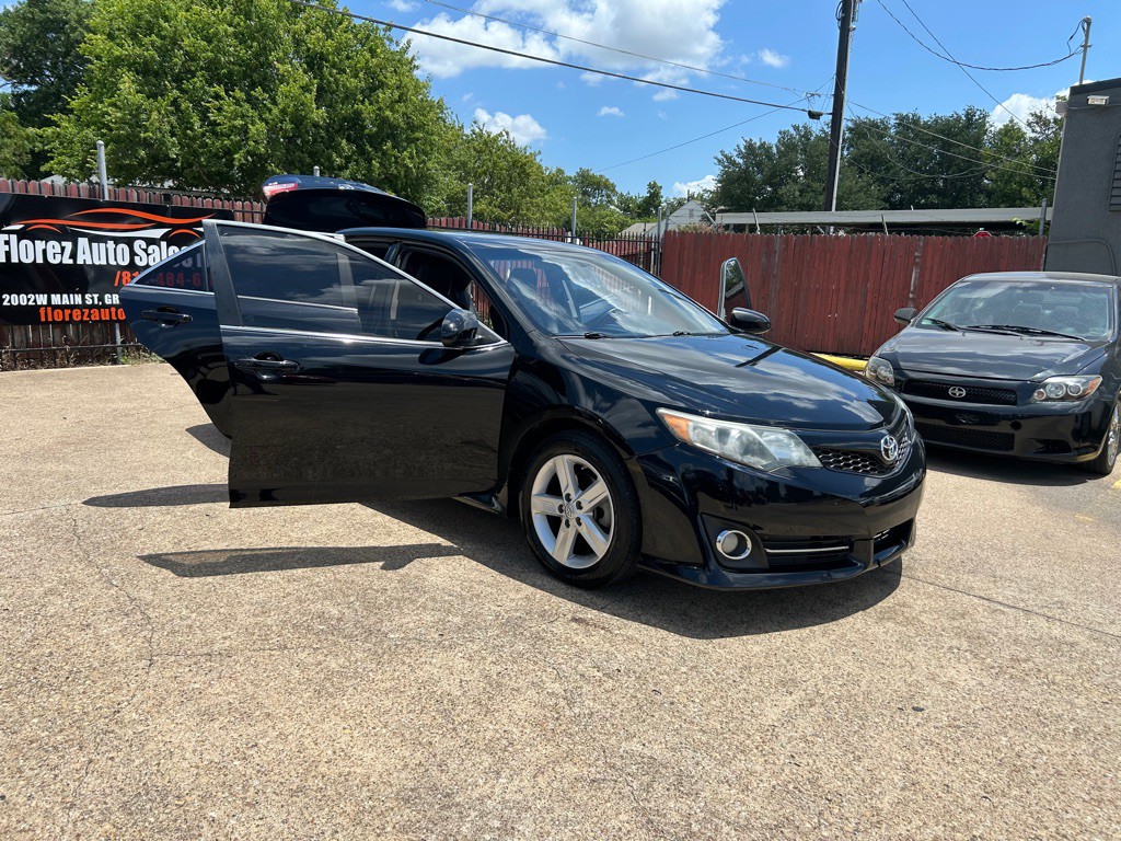 2014 Toyota Camry Image 8