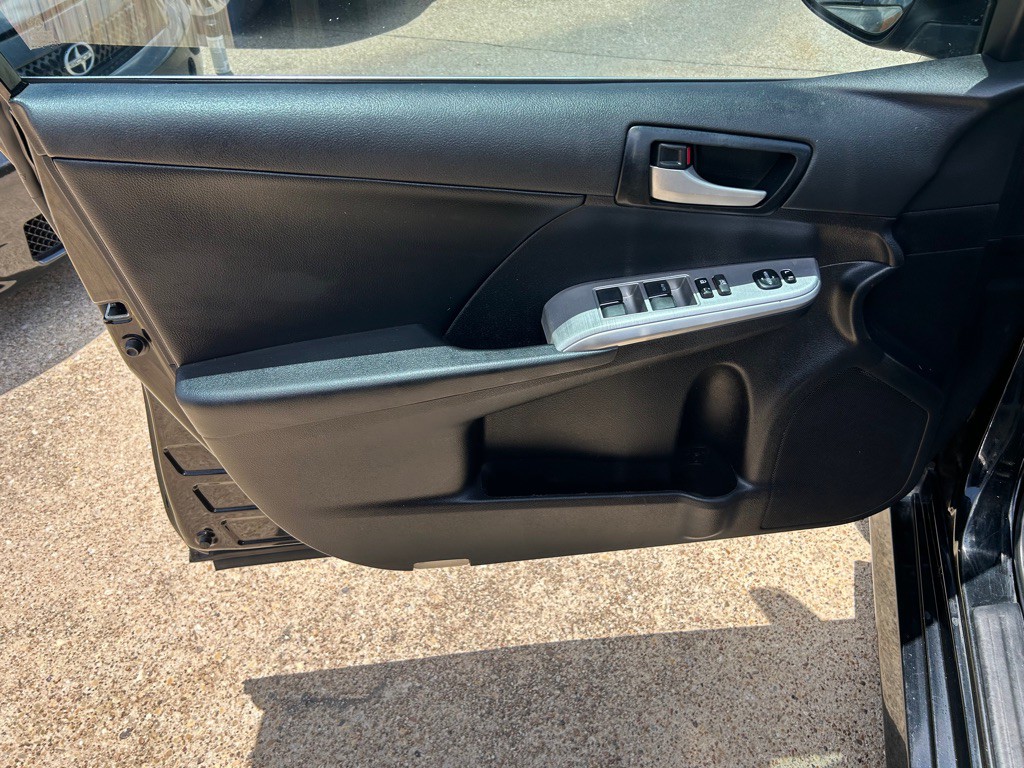 2014 Toyota Camry Image 14