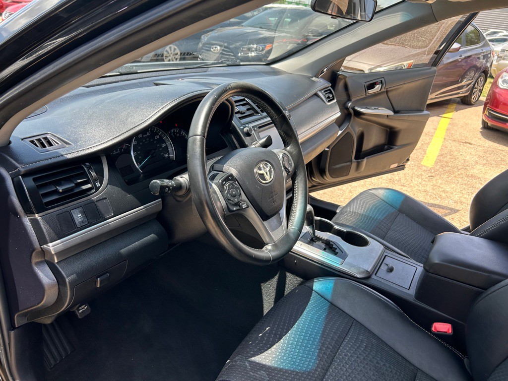 2014 Toyota Camry Image 15