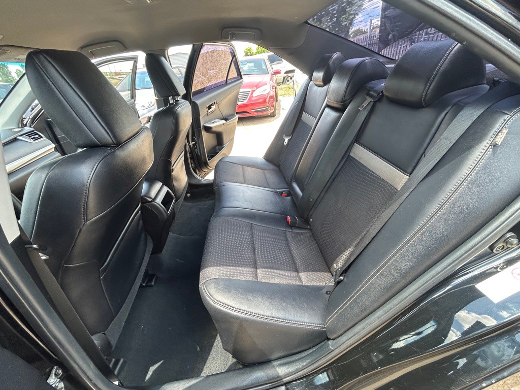 2014 Toyota Camry Image 17