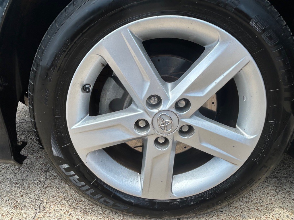 2014 Toyota Camry Image 31
