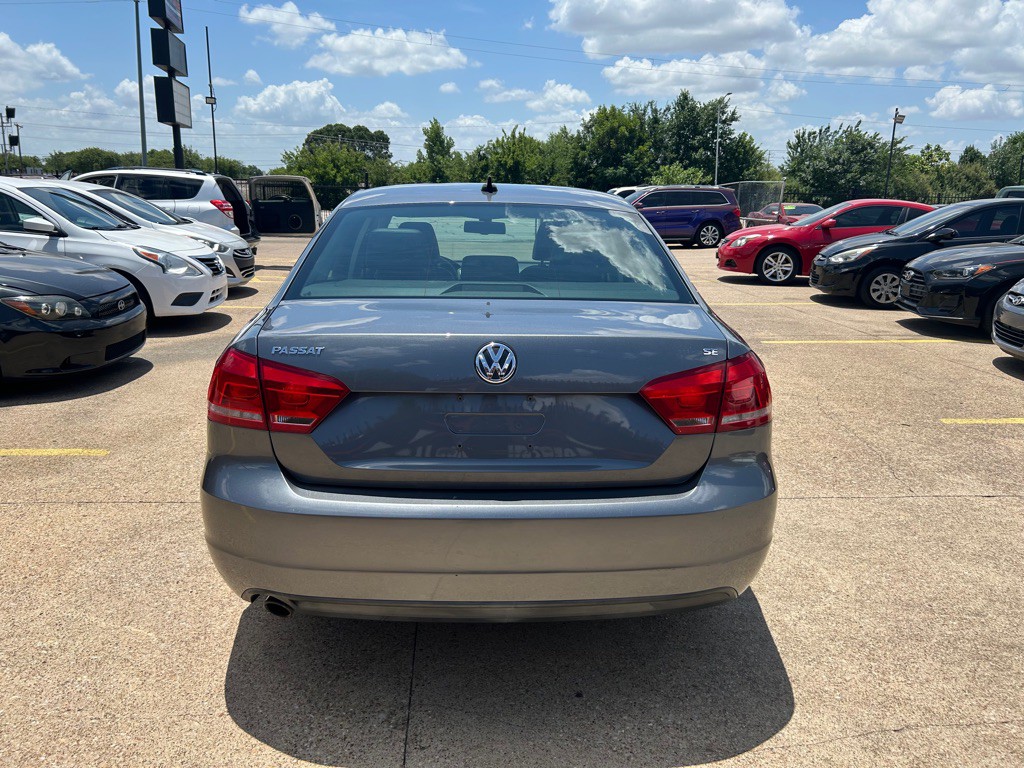 2013 Volkswagen Passat Image 5