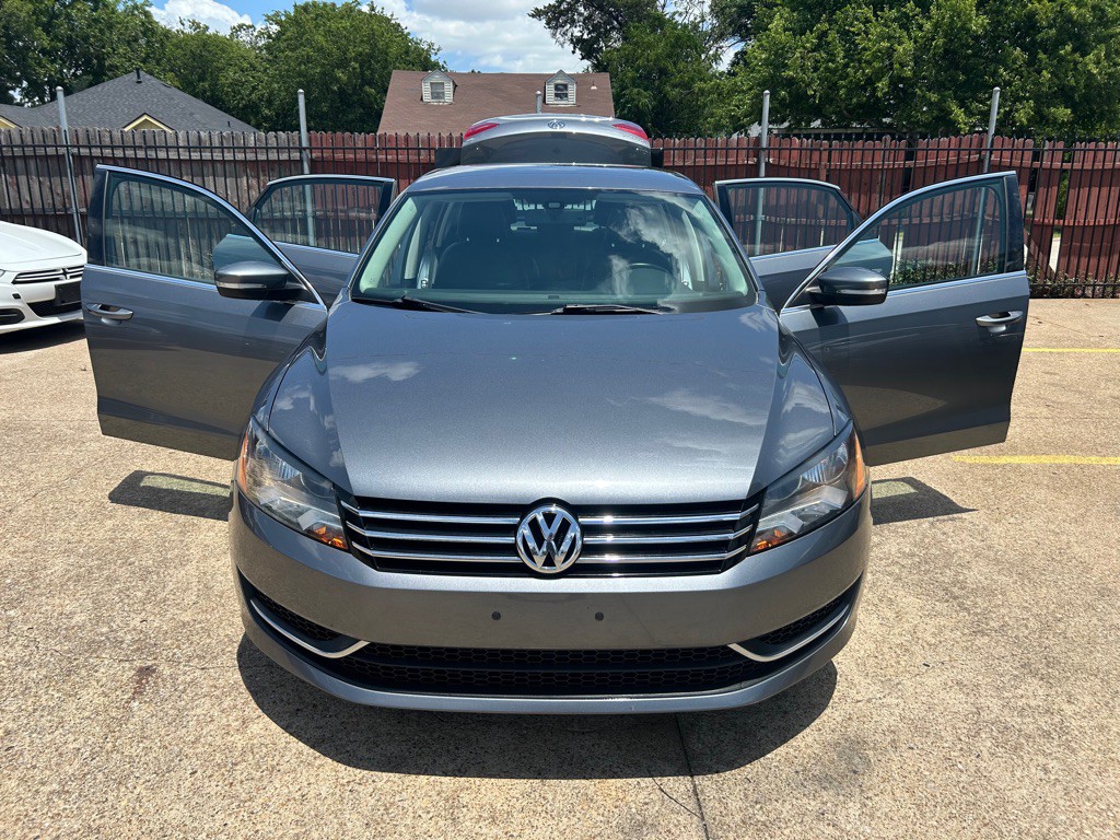 2013 Volkswagen Passat Image 8