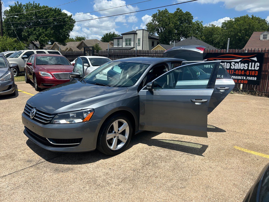 2013 Volkswagen Passat Image 9