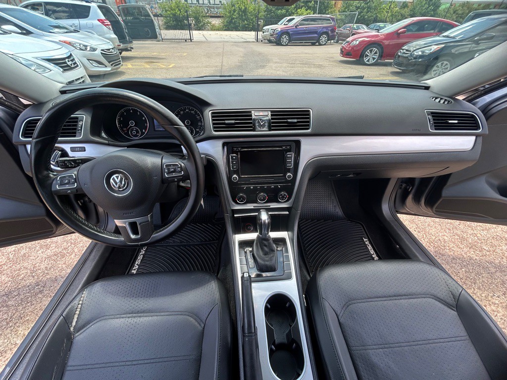 2013 Volkswagen Passat Image 26