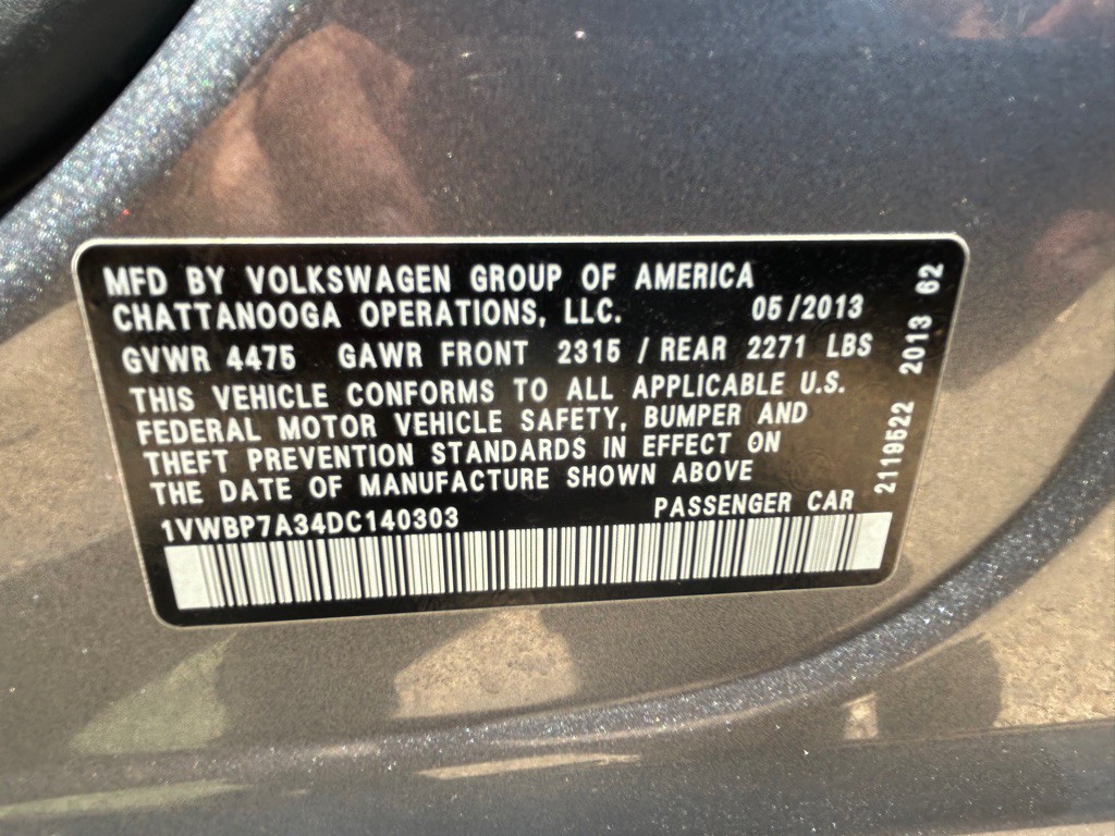 2013 Volkswagen Passat Image 36