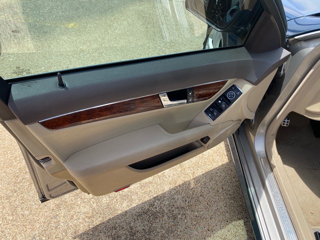 2009 Mercedes-Benz C-Class Image 13