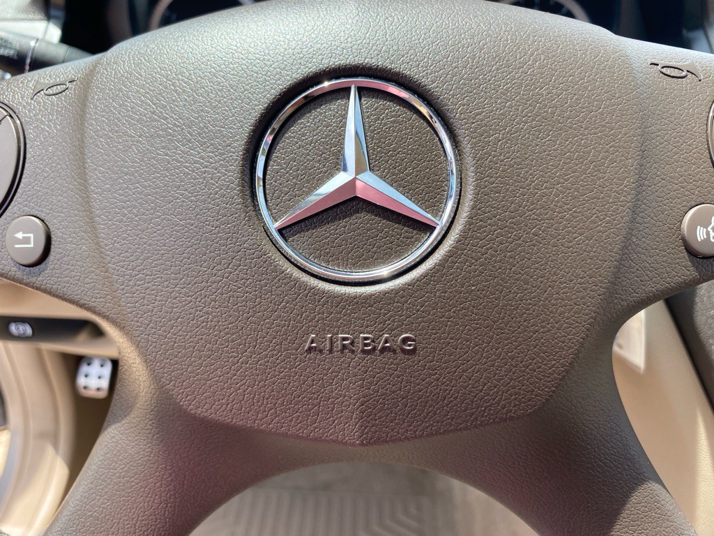 2009 Mercedes-Benz C-Class Image 25