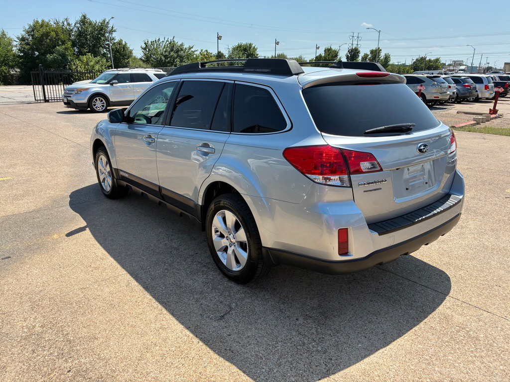 2012 Subaru Outback Image 4
