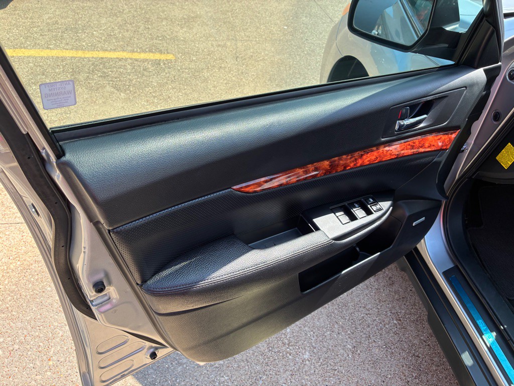 2012 Subaru Outback Image 13