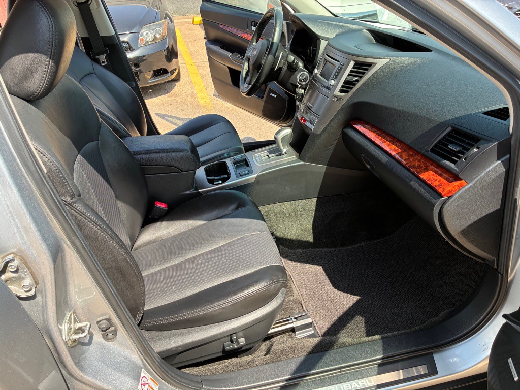 2012 Subaru Outback Image 19
