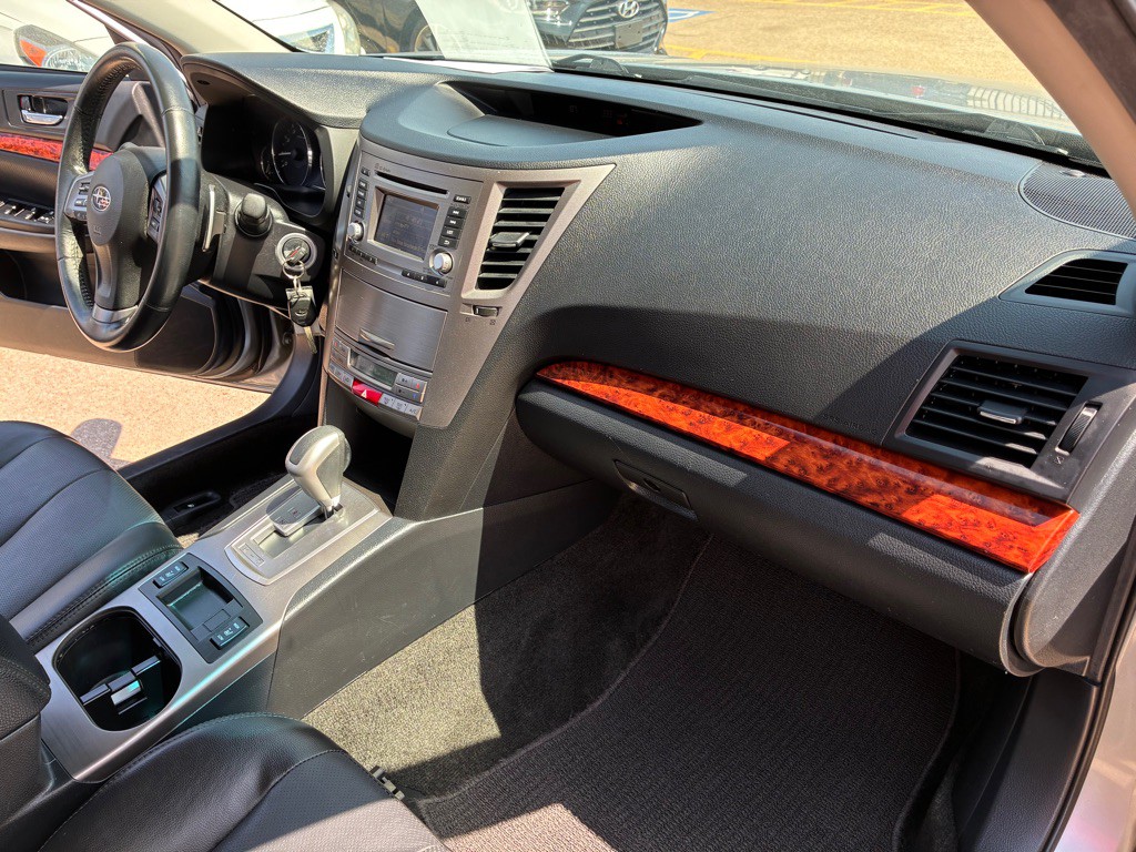 2012 Subaru Outback Image 20