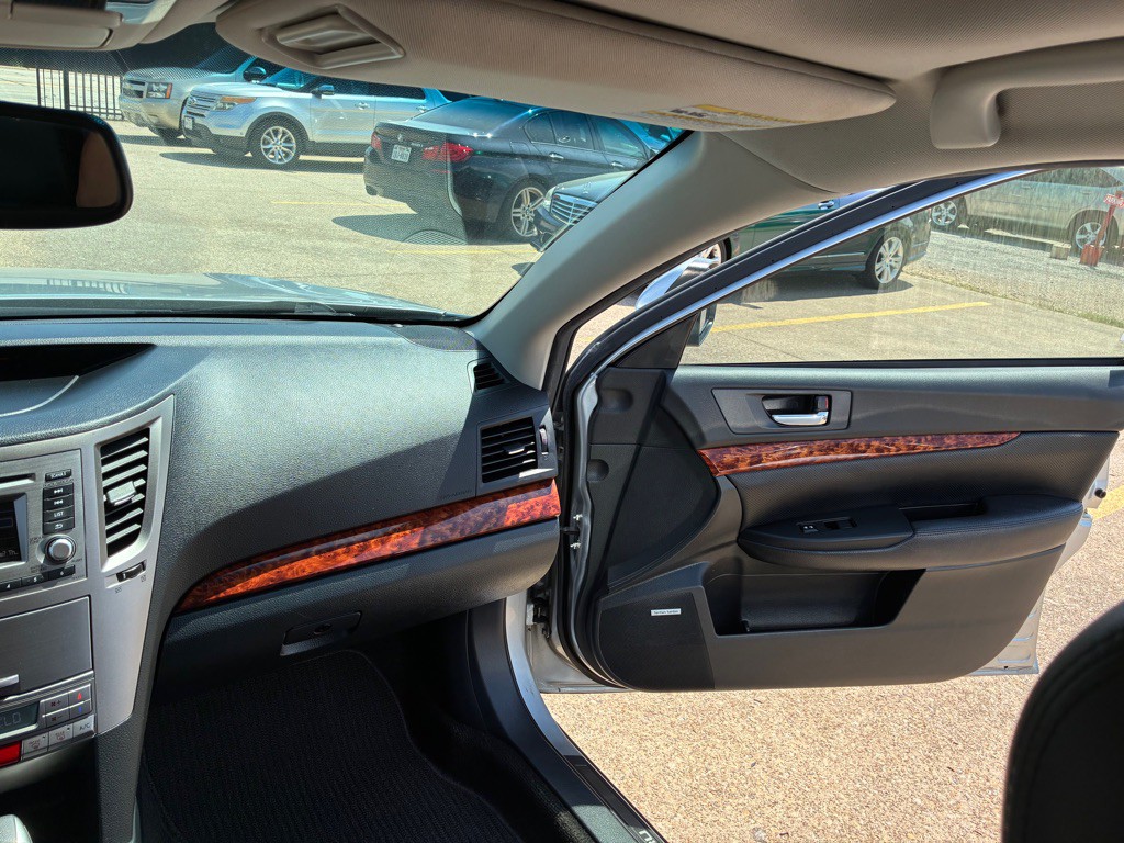 2012 Subaru Outback Image 22