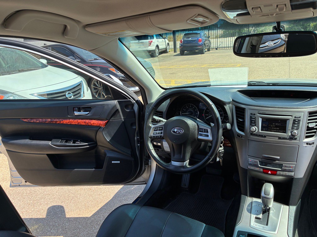 2012 Subaru Outback Image 23