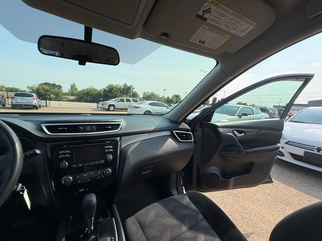 2016 Nissan Rogue Image 22