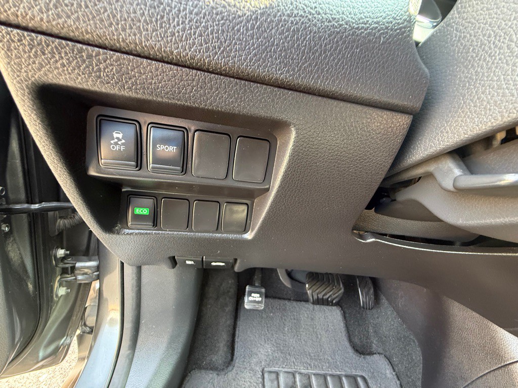 2016 Nissan Rogue Image 24
