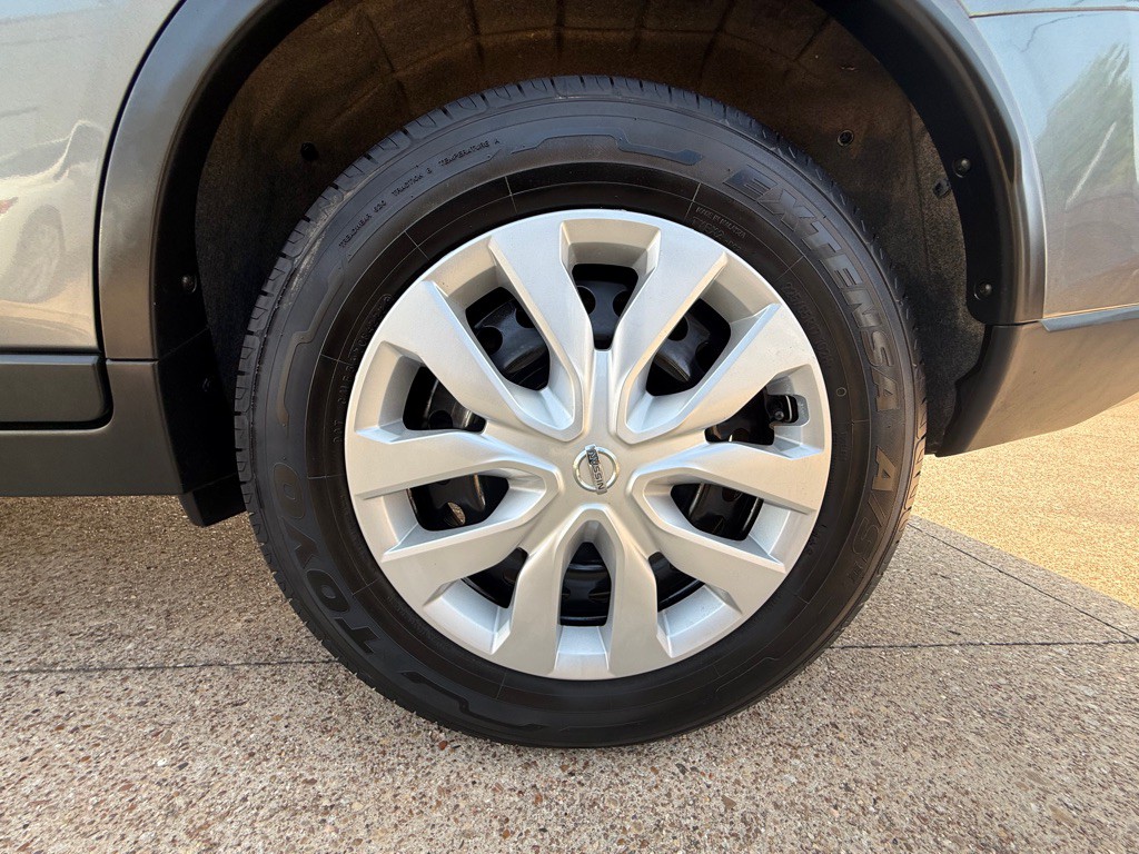 2016 Nissan Rogue Image 32
