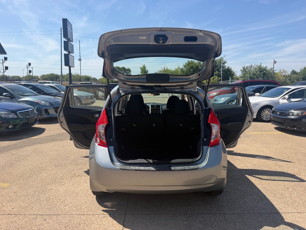 2014 Nissan Versa Image 11