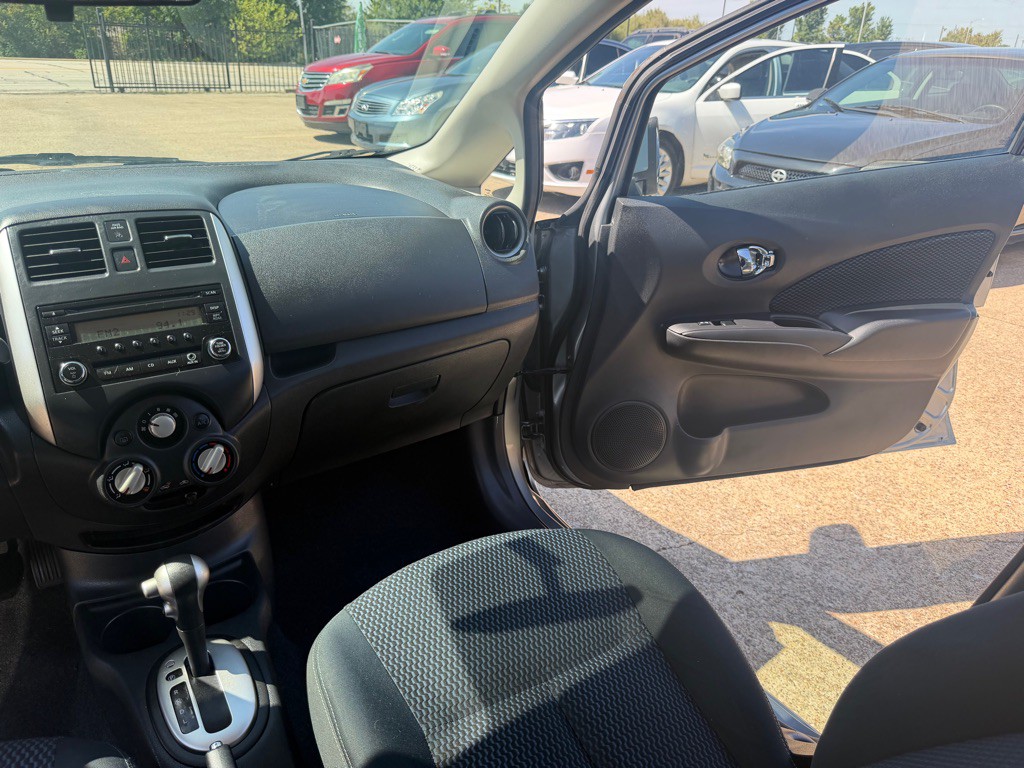 2014 Nissan Versa Image 21