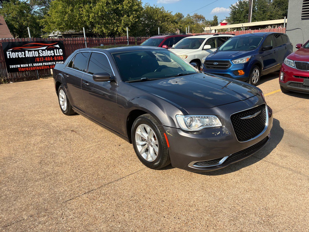 2016 Chrysler 300 Image 1