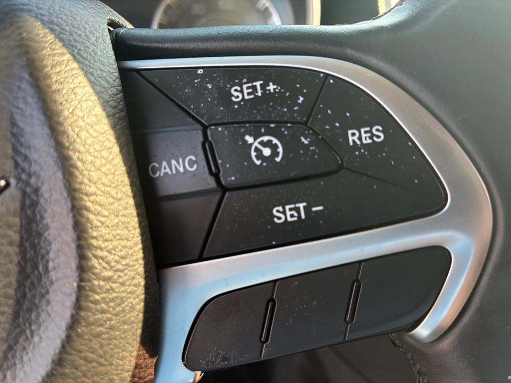 2016 Chrysler 300 Image 27
