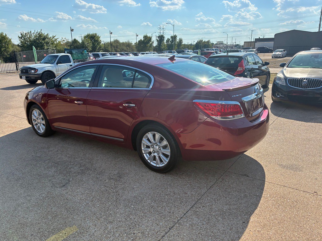 2010 Buick Lacrosse Image 4