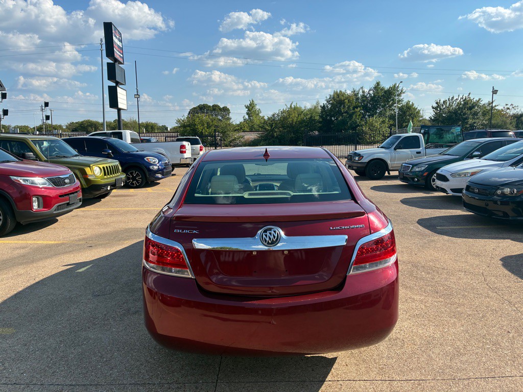 2010 Buick Lacrosse Image 5