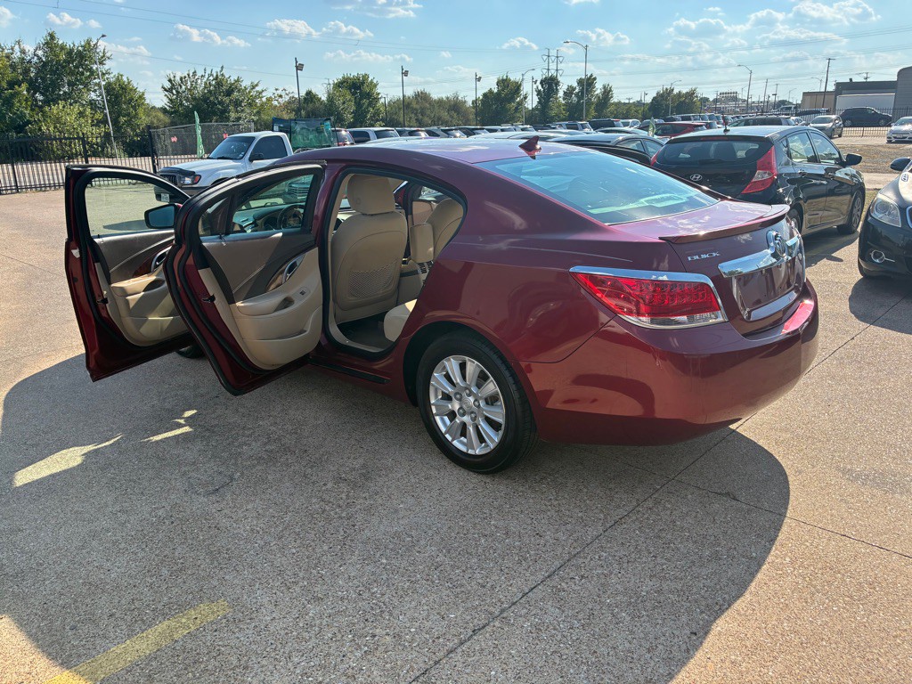 2010 Buick Lacrosse Image 10