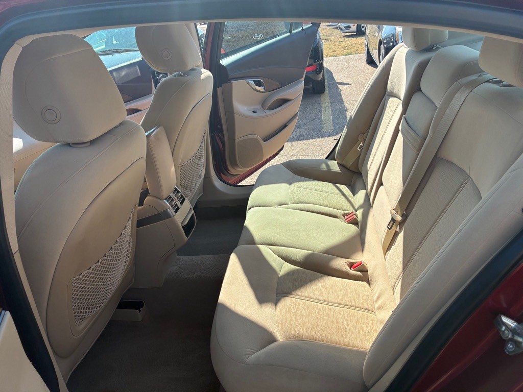 2010 Buick Lacrosse Image 16