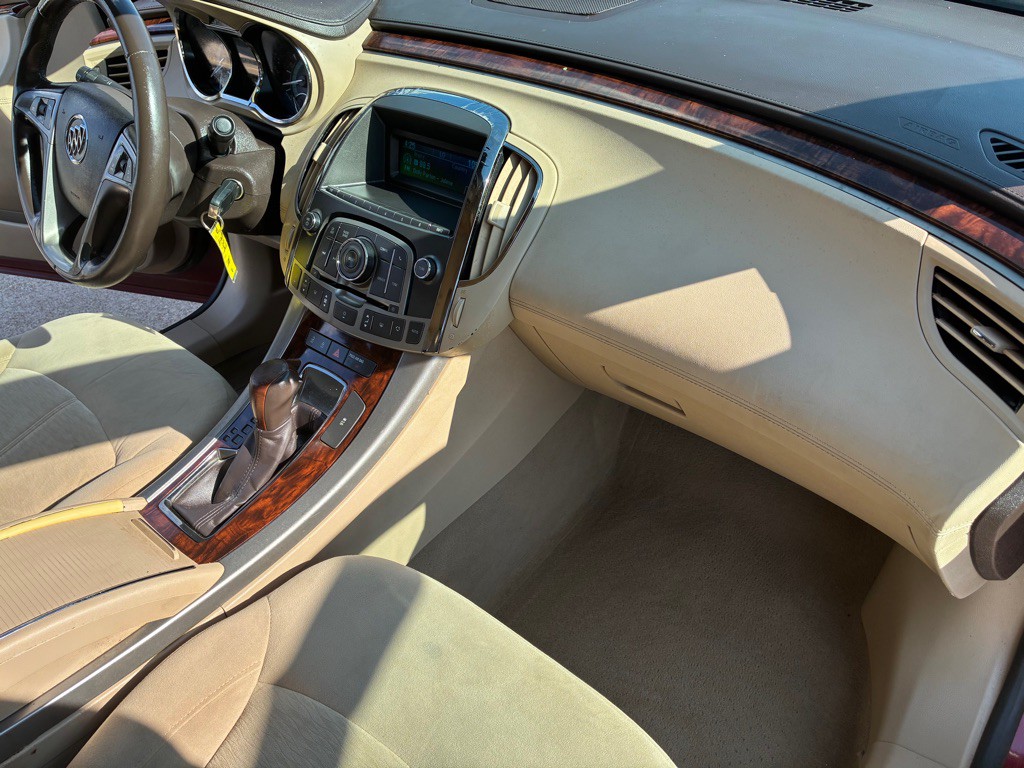 2010 Buick Lacrosse Image 20