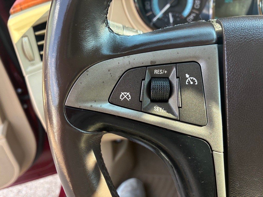 2010 Buick Lacrosse Image 24